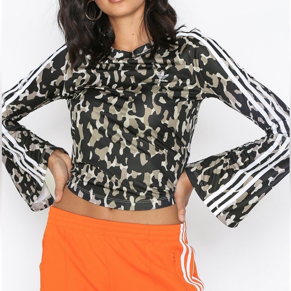 Adidas Leoflage Printed Bell-Sleeve Cropped Athleisure Top | Medium - Picture 2 of 10